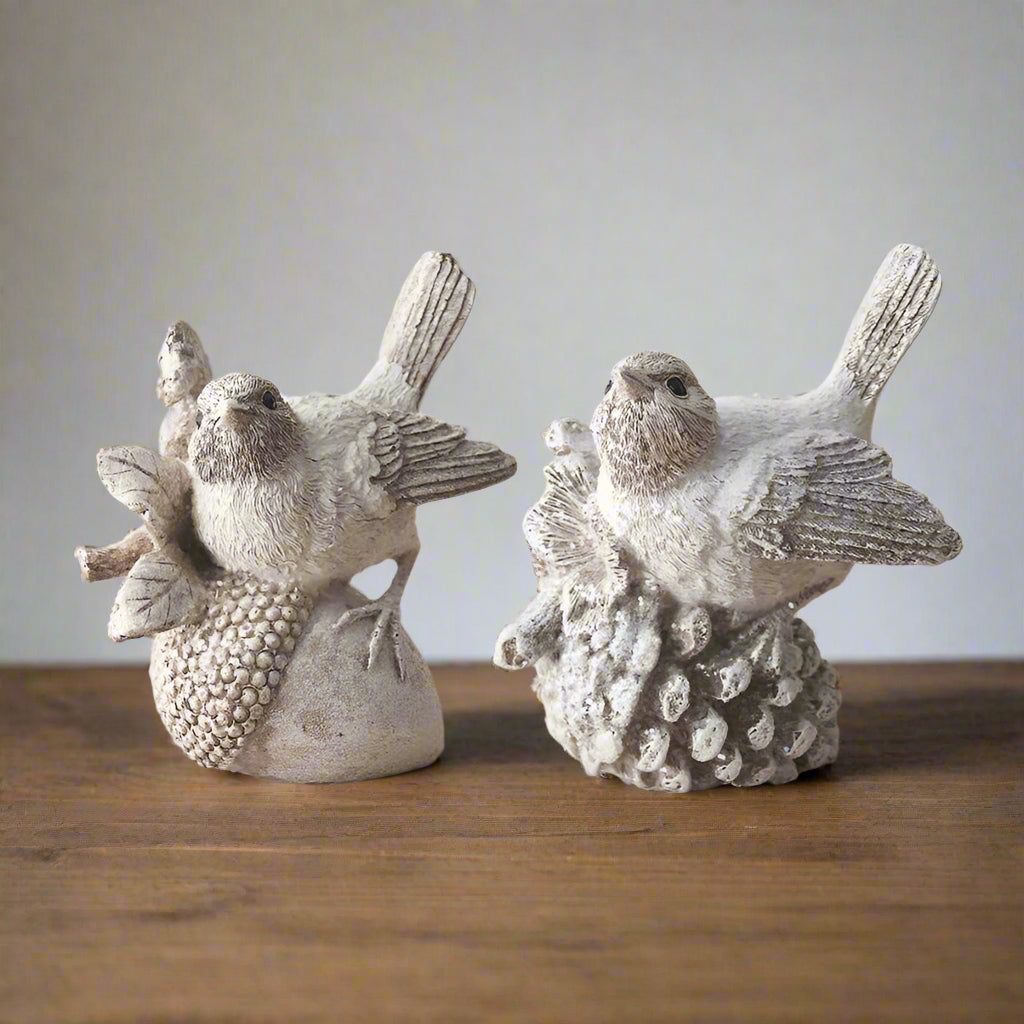 2 Assorted Birds With Acorn And Pinecone 10cm