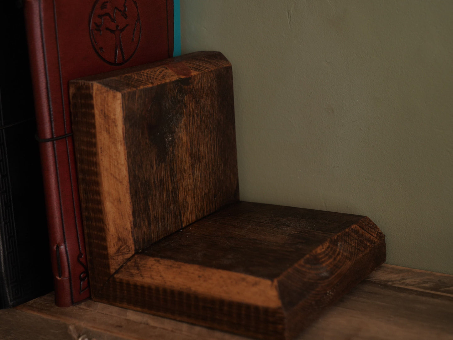RUSTIC WOODEN BOOKENDS
