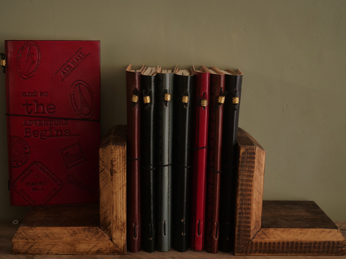RUSTIC WOODEN BOOKENDS