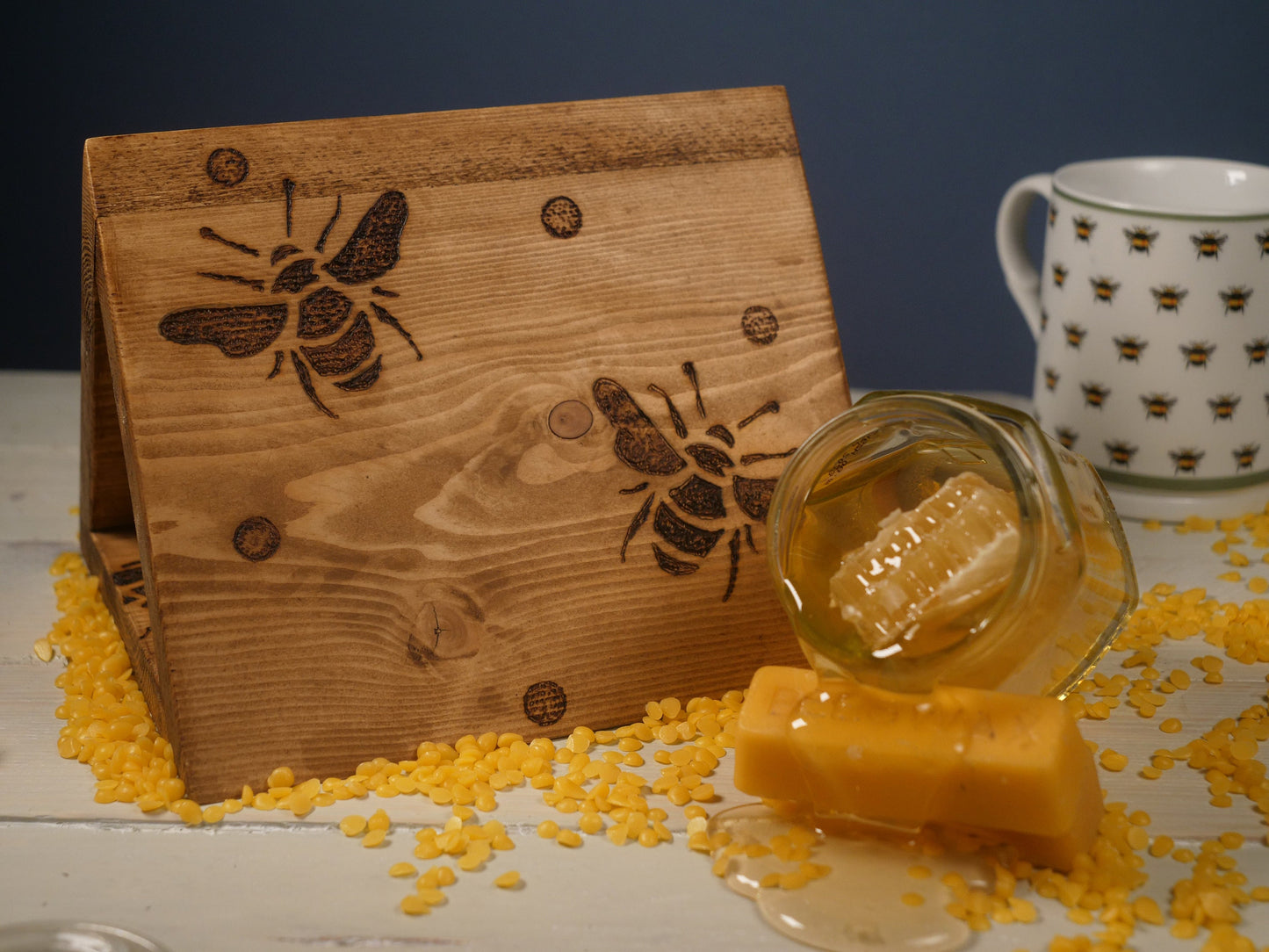 Foraging Bees WOODEN BOOKREST - Bookmark, page saver - Bedside table ORGANISER, Glasses & Phone