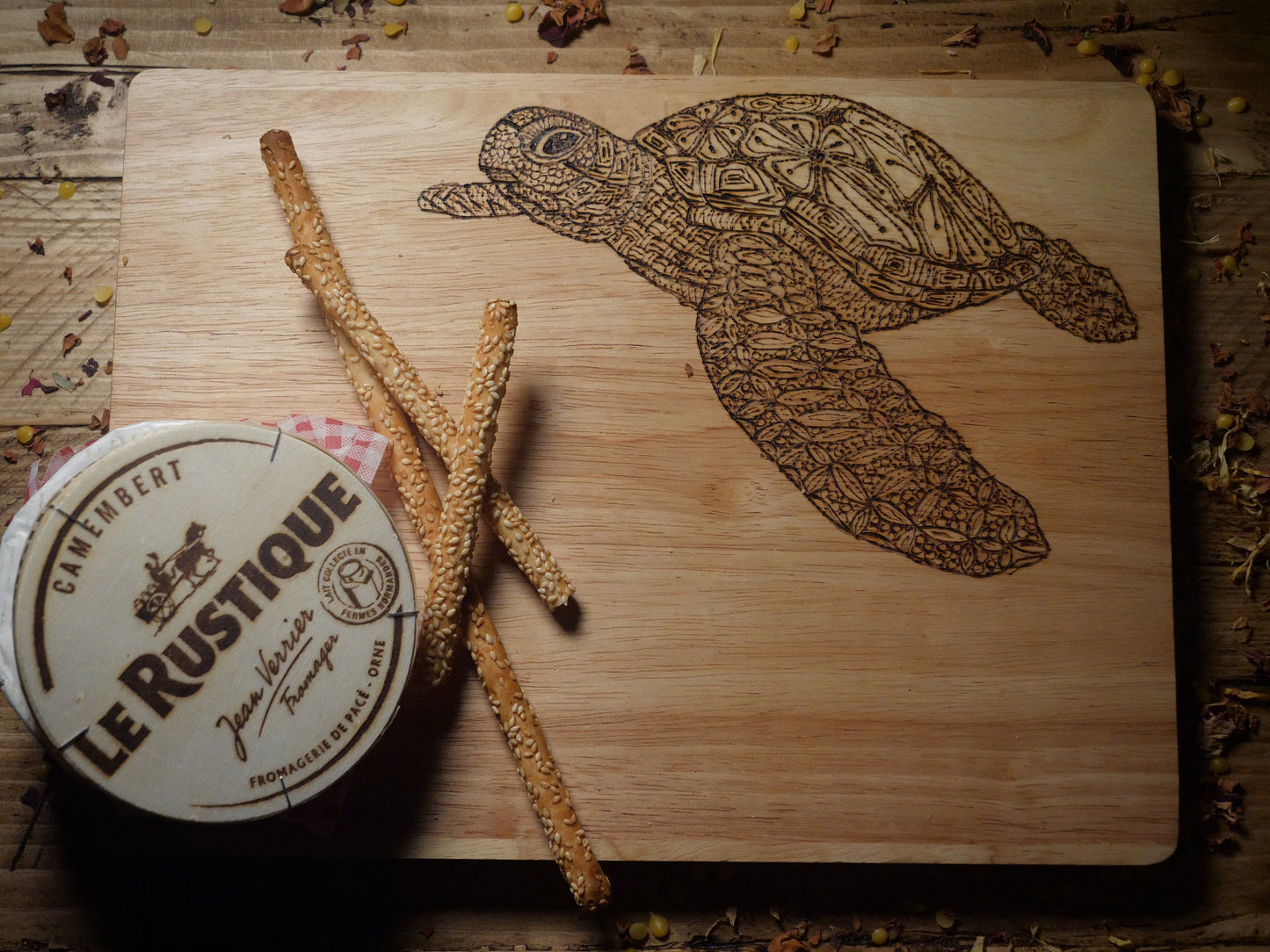 Turtle Charcuterie board - Hand Pyrographed Chopping board - Chees Board  burnt nautical design sharing plater